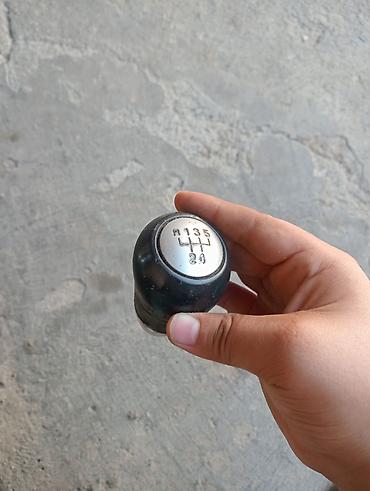 tutacaq: Mexaniki sürətlər qutusu üçün sürət dəstəyi (qol topuzu) - 5 pillə + — 1