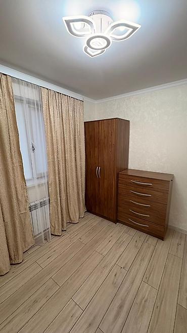 Продажа коттеджей и домов: 🌿🏡 **Дом в ж/м Ак-Орго** 📐 126 м² | 🏠 4 комнаты | 2 этажа 🌳 Участок 2 — 4
