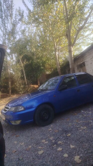 фары на бмв g30: Синий седан Daewoo Nexia с четырьмя дверями и багажником. Автомобиль