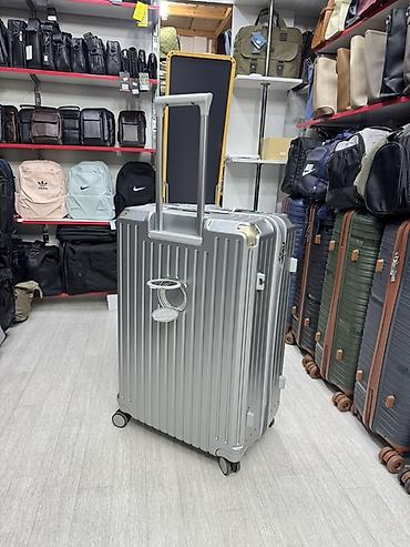 ice berlin: Жёсткий чемодан на колёсах, серебристый - Корпус: прочный жёсткий — 2