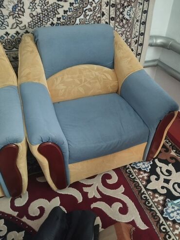 Прямые диваны: Прямой диван, Трёхместный и более