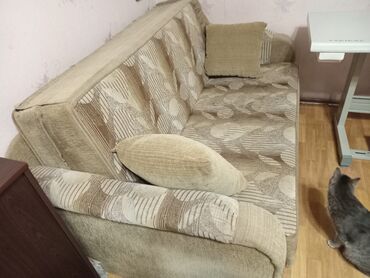 бескаркасный диван кровать: Диван-кровать, цвет - Бежевый, Б/у