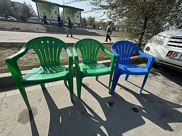 уличные кресла: Пластиковые стулья с подлокотниками, уличные/садовые. - Материал — 1