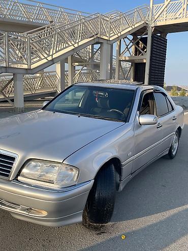 mersedes s: Mercedes-Benz C-Class: 2.2 l | 1999 il Sedan — 1