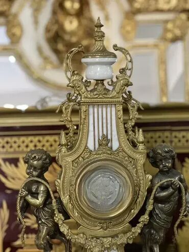 Satovi za kuću: Kaminski sat sa svećnjacima (anđeli) ⏰🕯️👼 Mehanizam: Odlično stanje — 13