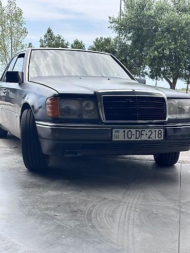 w124 radiator: Mercedes-Benz sedan (W124 seriyası) - Kuzov: qara rəng, sedan kuzov — 1