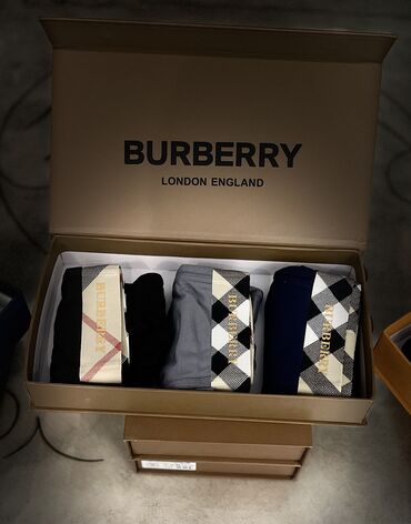 Носки и белье: Нижнее белье:

“Burberry”
“Dior”
“Louis Vuitton”