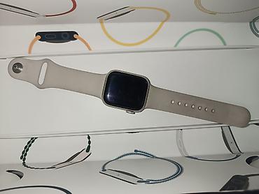 Смарт‑часы Apple Watch с прямоугольным дисплеем и сенсорной коронкой