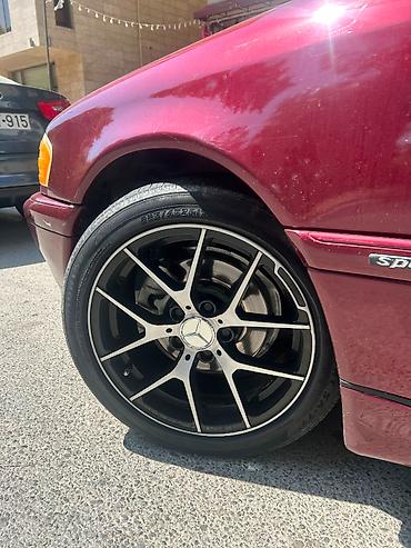 r17 amg disk: 17-lik disk və təkər satılır. - Ölçü: 17" - Disk: çoxşüalı, qara rəng — 3
