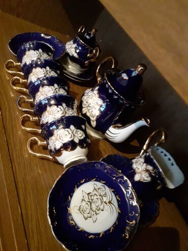 Mətbəx aksesuarları: Cayni serviz. Coox gozeldi Germaniyanindi.1 cawkasi yoxdu