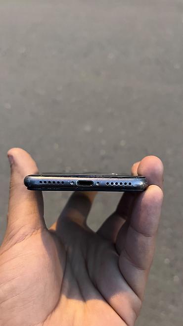 pleystein 3: IPhone SE 2020, 64 GB, Qara, Qırıq — 3