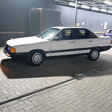 дверные карты на 124 мерс: Audi 100: 1988 г., Механика, Бензин, Седан — 5
