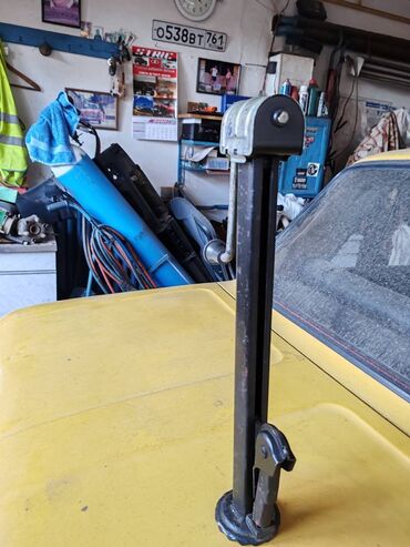 Auto delovi: Dizalica original za Ficu- Zastava 750, 850 . Polovno, kao novo. Cena — 4
