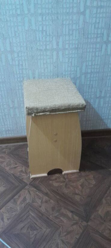 заказать холст на подрамнике: Табуретка, Б/у, ЛДСП, Не раскладной