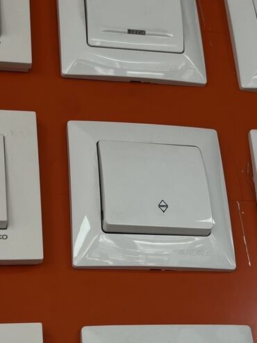 жалюзи с электроприводом: Настенный электрический выключатель для жалюзи/рольставней - Тип