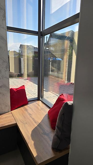 Продажа коттеджей и домов: 6 комнат и более, 350 м², 5 соток, Бишкек, Собственник — 26