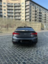 Hyundai: Hyundai Elantra: 1.6 l | 2019 il Sedan — 4