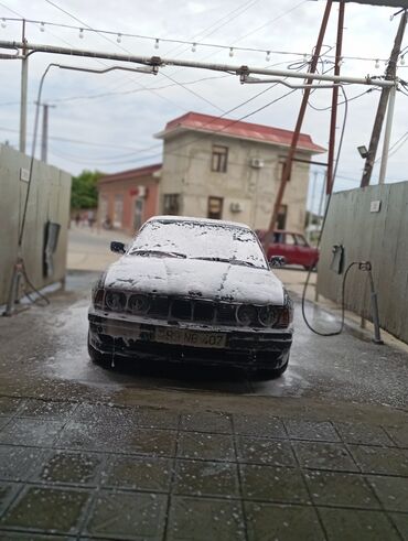 BMW 5 series: 2.5 l | 1991 il Sedan