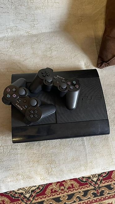oculus 3: Sony PlayStation 3 Super Slim oyun konsolu 2 Pult üstnde verilir — 1
