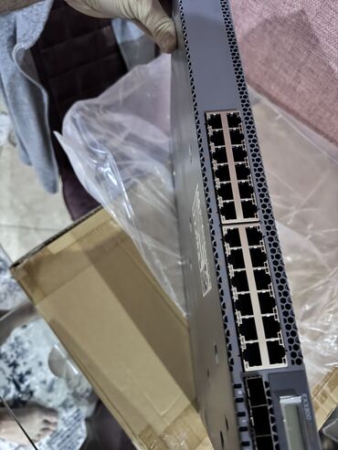 Серверы: EX4300-24P
Model:	EX4300-24P - Juniper EX4300 Series Ethernet Switches