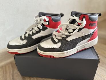беговая коляска: Высокие кроссовки Puma оригинал, выполненные в классическом спортивном