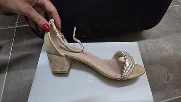 burberry papuce: Ženske sandale Favorito Comfort – broj 38 - Elegantne bež/nude — 1