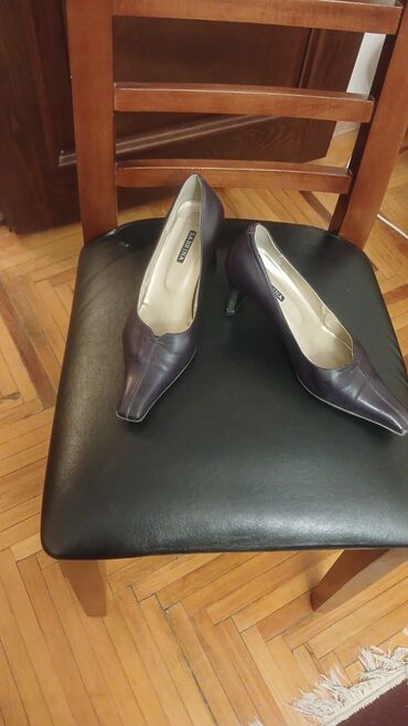 женские серебристые туфли: Туфли, 39, цвет - Черный, Б/у