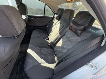 Mercedes-Benz: Mercedes-Benz E 240: 2.4 l | 2000 il Sedan — 18