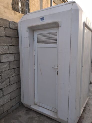 Будки, киоски: ❇️Seyyar tualet satilir herşeyi işləkdi eni 1.50m uzunu 1.50m