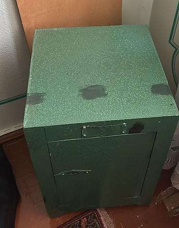 pul kasasi: ✅ Metal seyf – yaşıl rəngdə, tək qapılı, açarlı. ☑️ qalın metal — 2