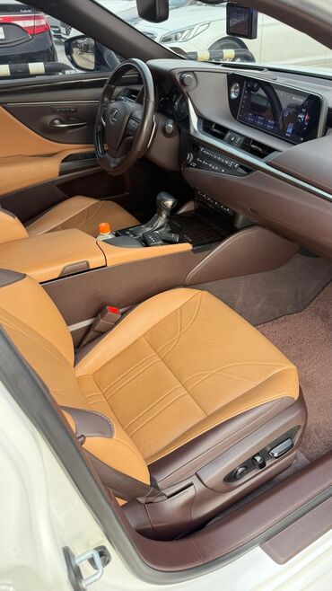 Lexus: Lexus ES: 2020 г., Седан — 5