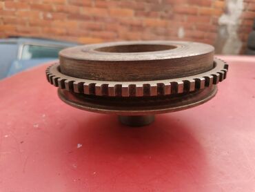 Auto delovi: Donja remenica Lada 21214i Niva. Polovno, očuvano. Skinuto sa — 5