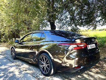 Toyota: Toyota Camry: 2022 г., 2.5 л, Вариатор, Гибрид, Седан — 5