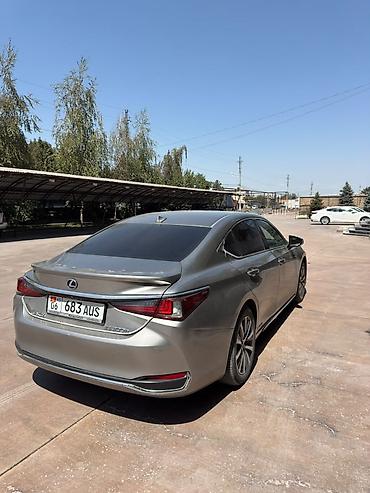 ls 400: Lexus ES: 2019 г., 2.5 л, Вариатор, Гибрид, Седан — 1