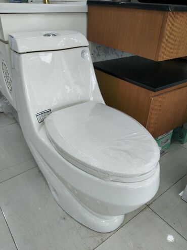 hamam kabini: Birbaşa yerə quraşdırılan, birgə gövdəli (monoblok) unitaz. -