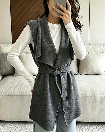 Prsluci: Prsluk: 2.500dinara
S M L XL — 5