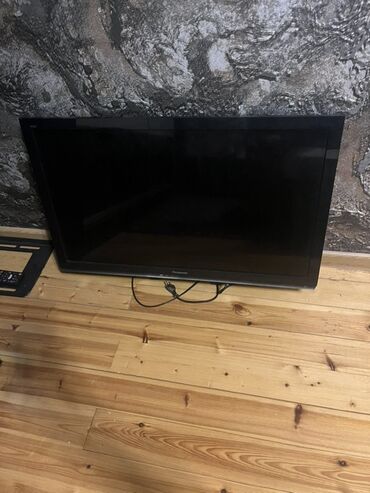 Panasonic Televizor az islenib her bir funksiyasi islekdi 82ekrandi