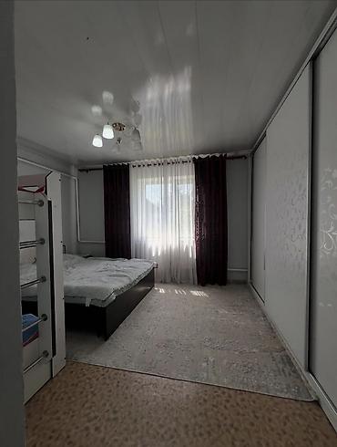 интересует: 🏡 Продается просторный жилой дом в жилмассиве Ак-Орго! 📍 Адрес: ж/м — 4