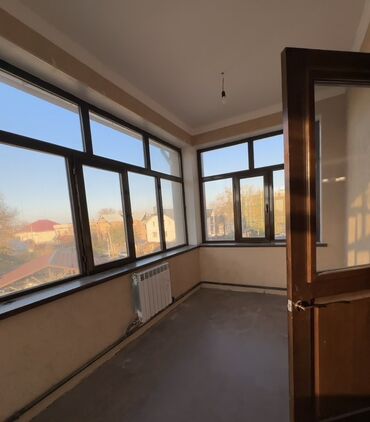 Долгосрочная аренда домов: 420 м², 7 комнат, Балкон застеклен, Забор, огорожен, Парковка — 19