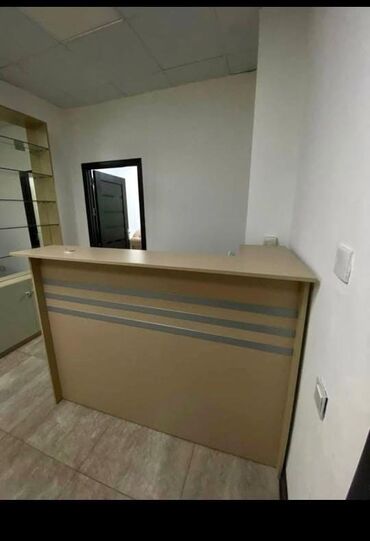 Ofis masaları: Resepsn satılır
Qiymət 130 azn, 
Ünvan Q.Qarayev.
5061. Mədinə S