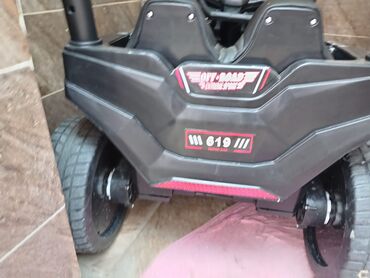 Uşaqlar üçün "Off-Road" tipli elektrikli maşın. Bu model səyahətlər