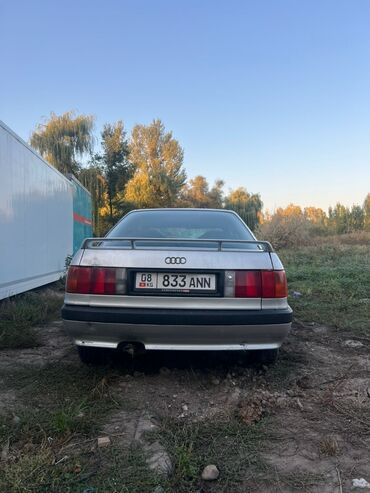 машына ламбаргини: Audi 80: 1990 г., 2 л, Бензин, Седан