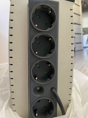 Monitorlar: İşlənmiş UPS, 1001 - 1500 Vt, Rozetkaların sayı - 4