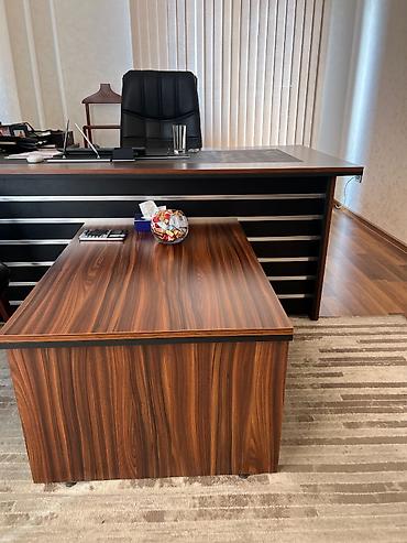 Ofis mebeli: Ofis üçün premium keyfiyyətli direktor masası dəsti Dəstə daxildir: • — 1