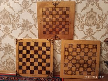 Maskalar, eynəklər: Şahmat ve şaşki taxtasi 50×50 ve 40×40sm .El işi