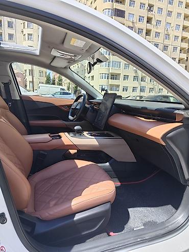 2005 kia sephia: Changan Qiyuan A05: 4.3 l | 2024 il 88000 km Sedan — 6