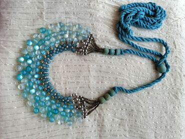 Setovi nakita: Ručno radjena Indiska ogrlica. Dužina se može namestiti. Veoma je