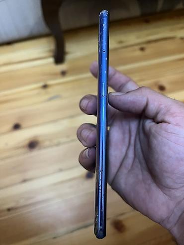 mi kamera: Xiaomi Mi 9, rəng - Mavi, 
 Qırıq — 4