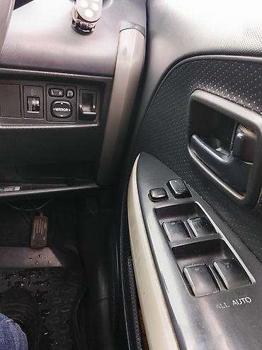 e60 m5: Toyota Ist: 2005 г., 1.3 л, Автомат, Бензин, Хэтчбэк — 6