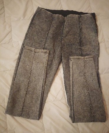 zenske sive pantalone: Farmerke jaci S, M velicina, nemaju elastina, zip sa strane, kupljene